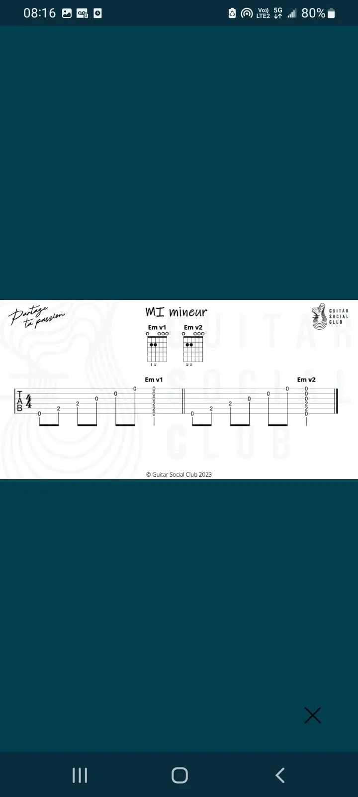 Panneau tablature et grille d'accords de l'app Guitar Social Club, ouvert depuis le lecteur