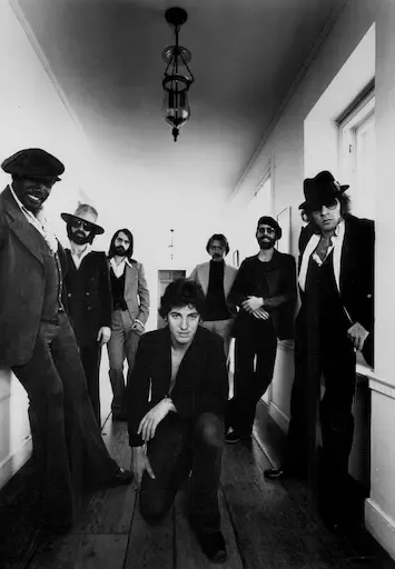 Bruce Springsteen et le E Street Band en photo vintage noir et blanc