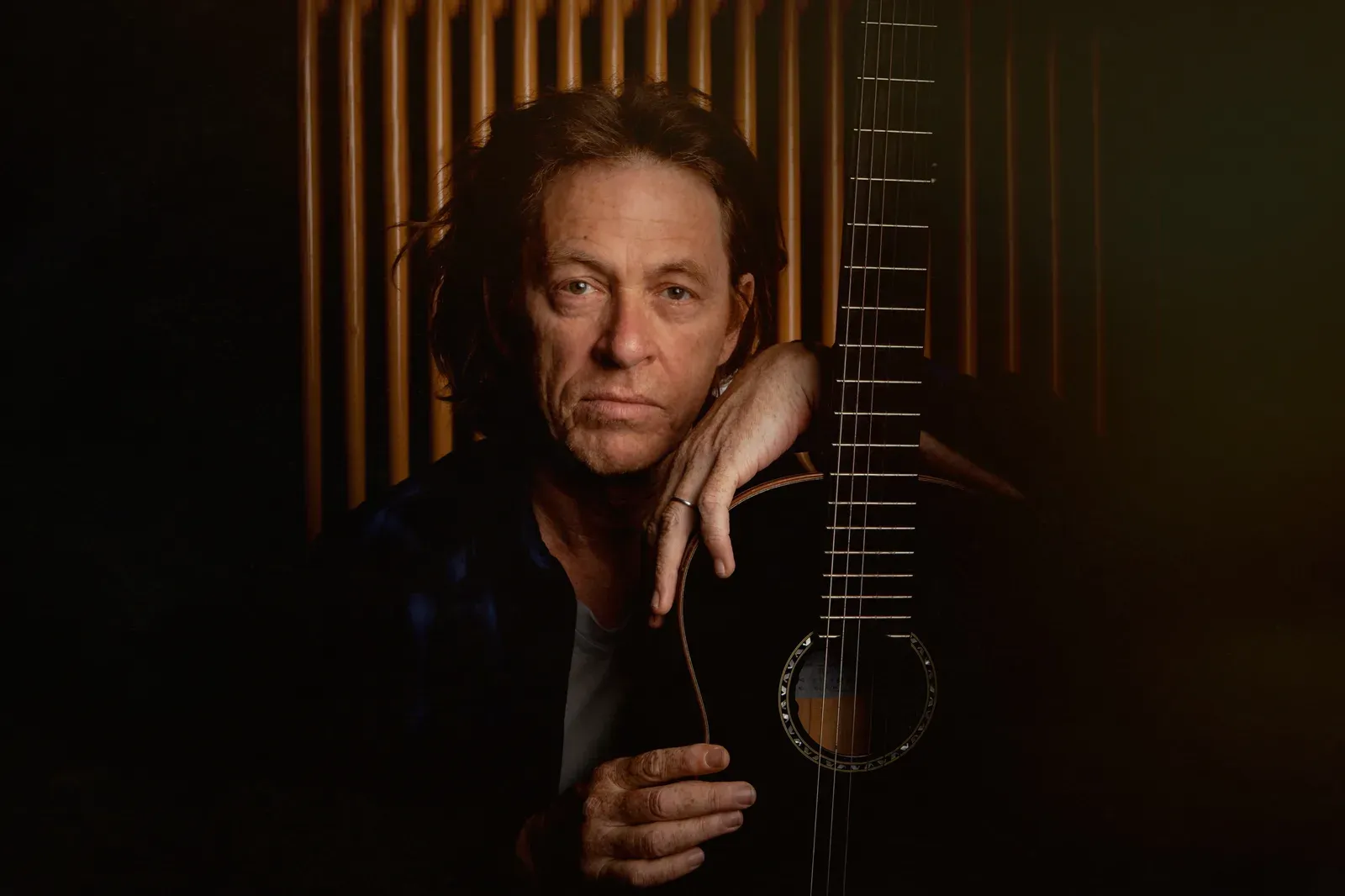 Dominic Miller, guitare en main