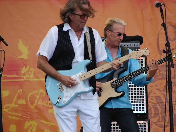 Eric Clapton avec sa Strat Daphne Blue