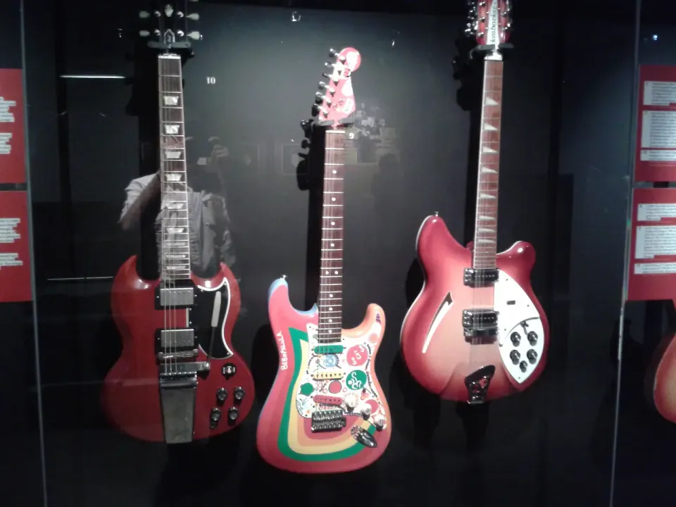 Guitare de George Harrison pour While My Guitar Gently Weeps