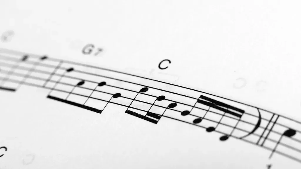Intervalles dans les chansons : apprendre à entendre les distances
