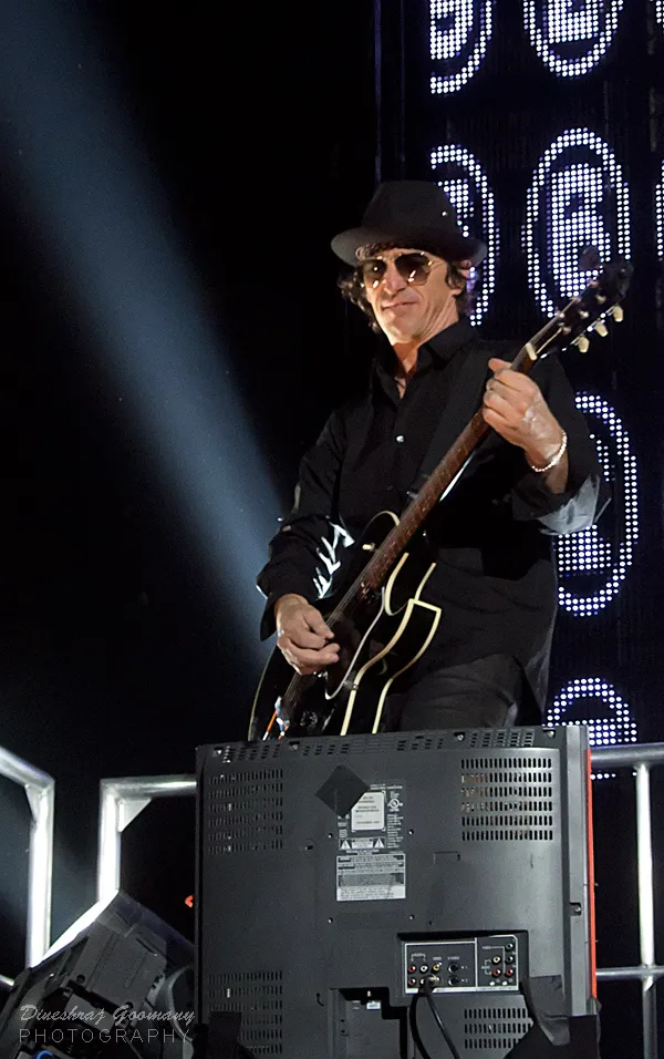 Izzy Stradlin guitare : rythme, riffs roots et style Guns N’ Roses