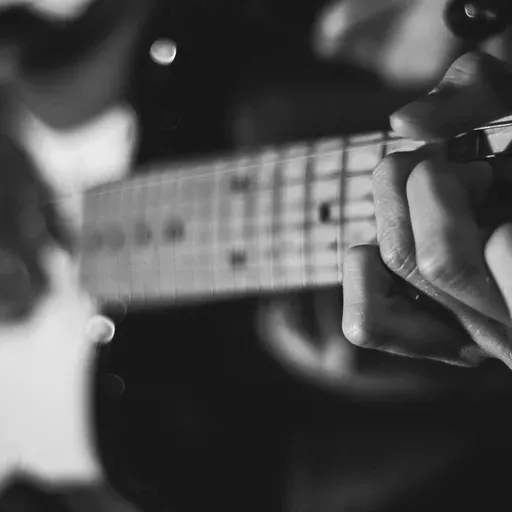 Jouer de la guitare avec émotion : guide débutants