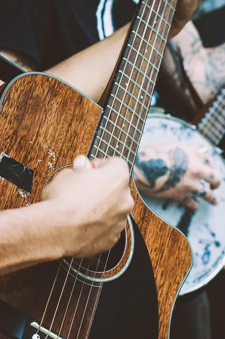 Intros, fins et transitions : commencer et finir un morceau proprement à la guitare