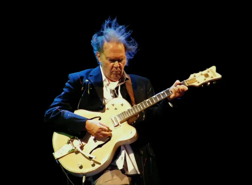 Neil Young guitare : style, son, accordages et morceaux