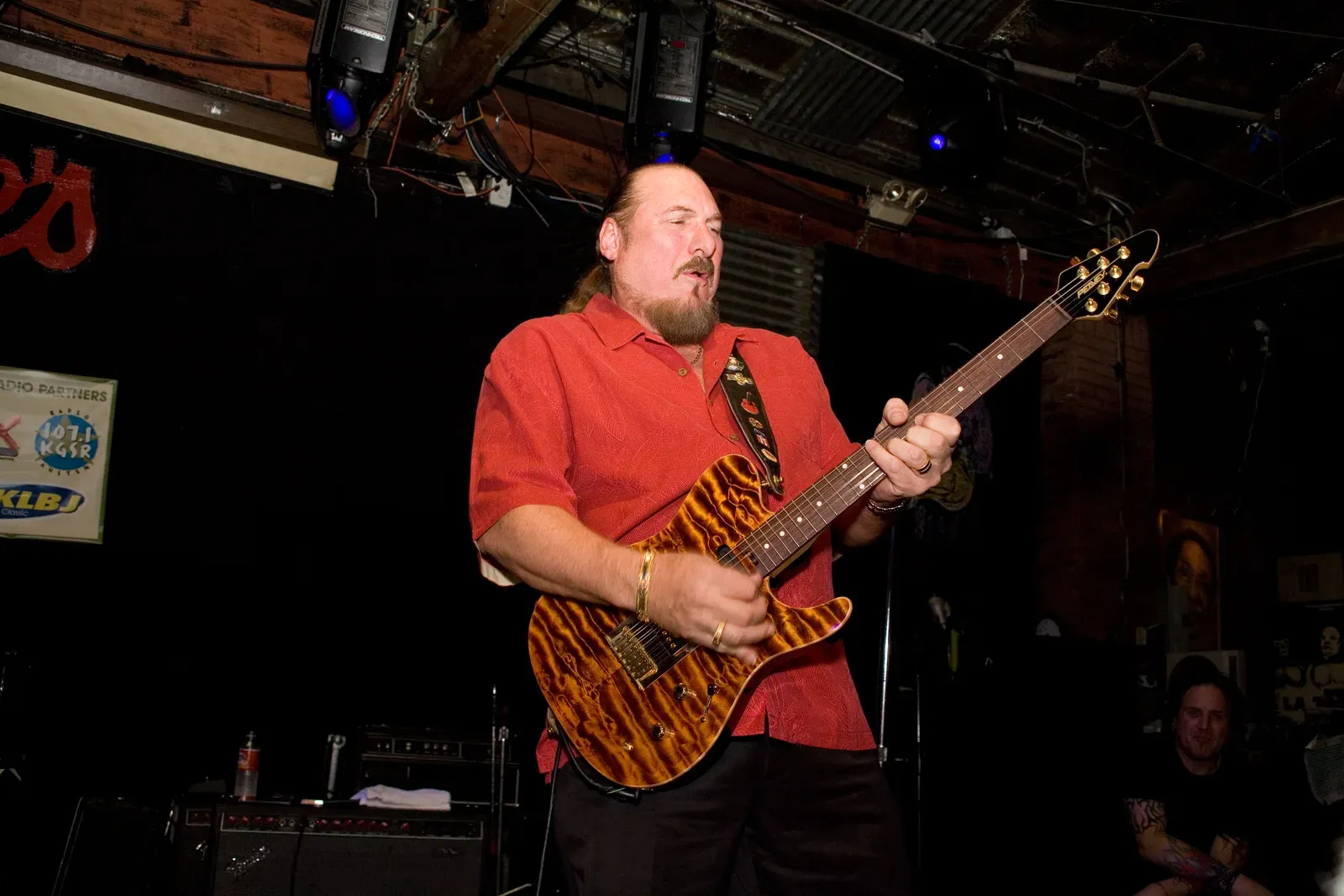 Steve Cropper guitare : style Stax, riffs courts et Blues Brothers