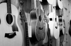Découvre un magasin de guitares emblématique avec Guitar Social Club.