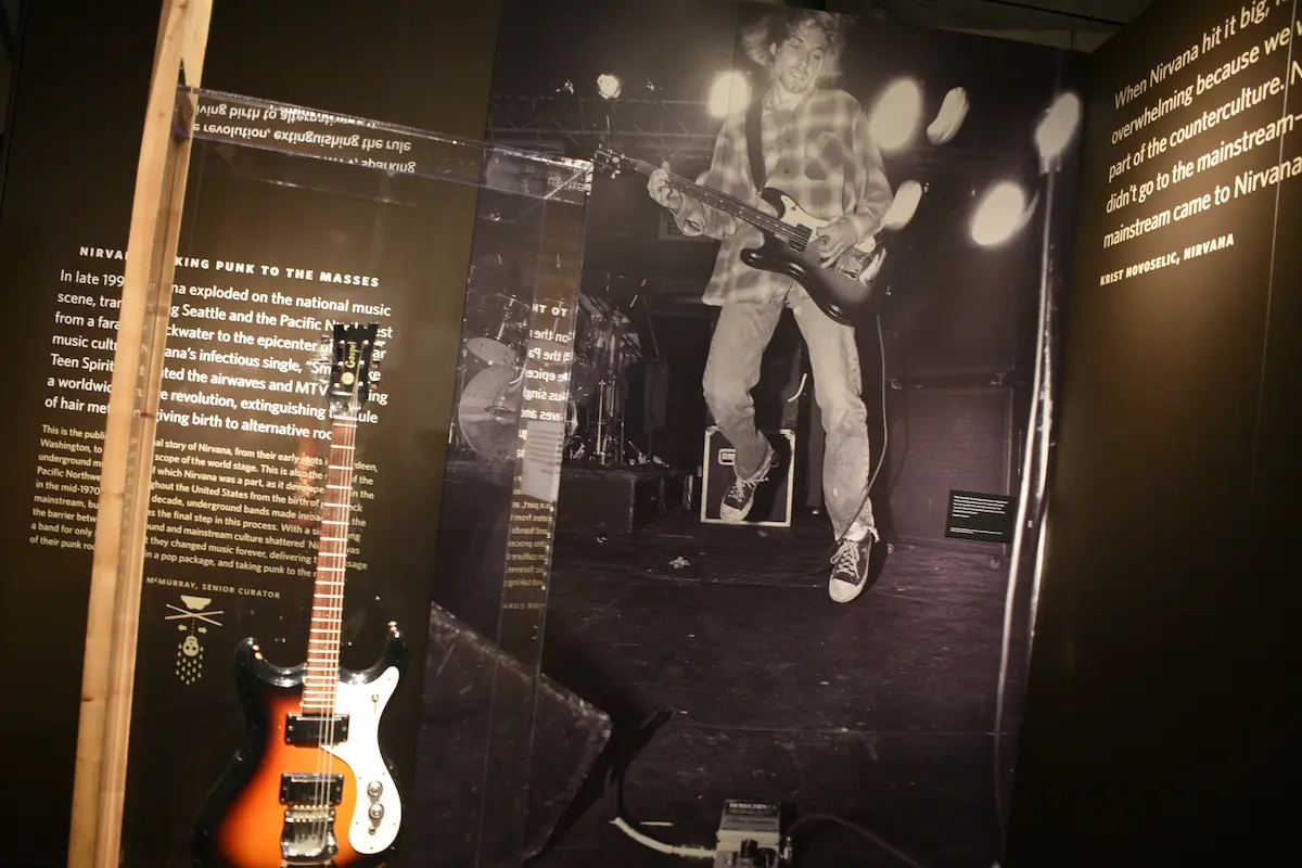 Guitare de Kurt Cobain utilisée pour The Man Who Sold the World