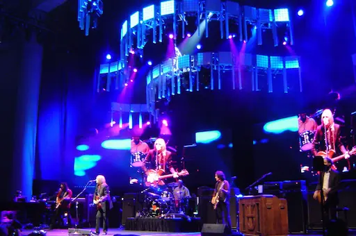 Tom Petty en live jouant Free Fallin' guitare