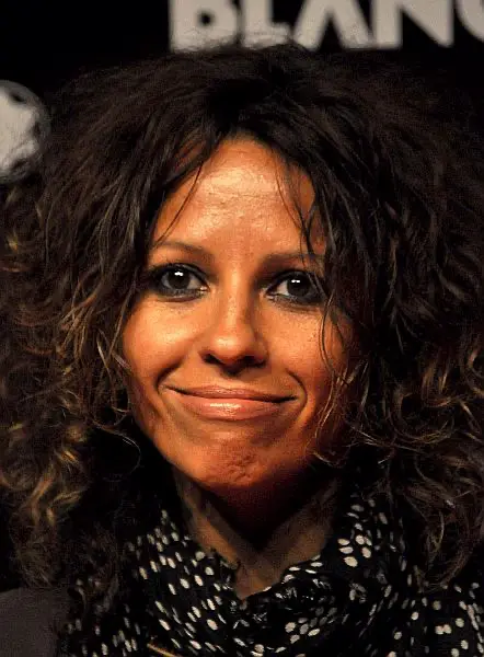 Linda Perry chantant What's Up avec 4 Non Blondes