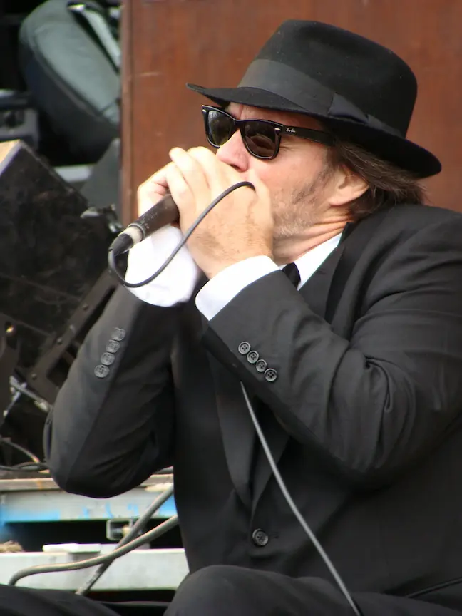 The Blues Brothers en live pour Sweet Home Chicago