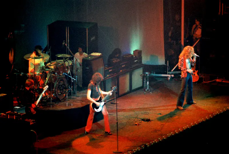 Led Zeppelin en concert dans les années 70, une énergie inégalée.