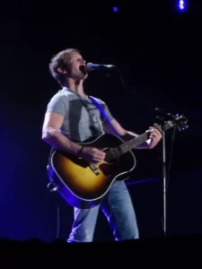 Illustration pour Apprendre Carry You Home à la Guitare : Guide James Blunt | GSC – Guitar Social Club