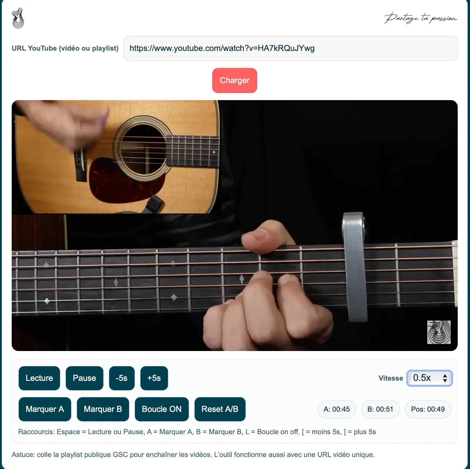 Transposer une chanson à la guitare avec un capo : Yohann joue avec un capodastre (démonstration Guitar Social Club)